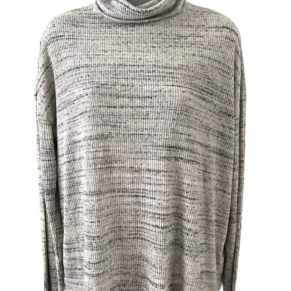 NWT Project Social T Poppy Ribbed TurtleNeck Light Gray Heathered Sweater - Picture 2 of 4